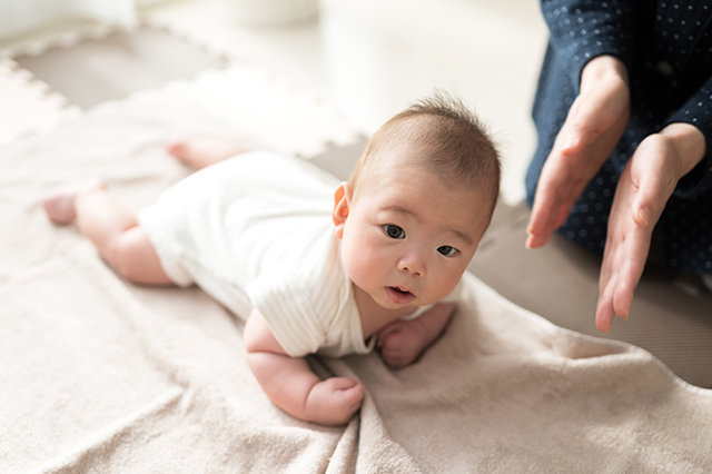 新生児 うつ伏せ