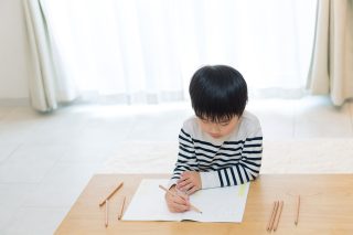 子どもの集中力をきたえる方法